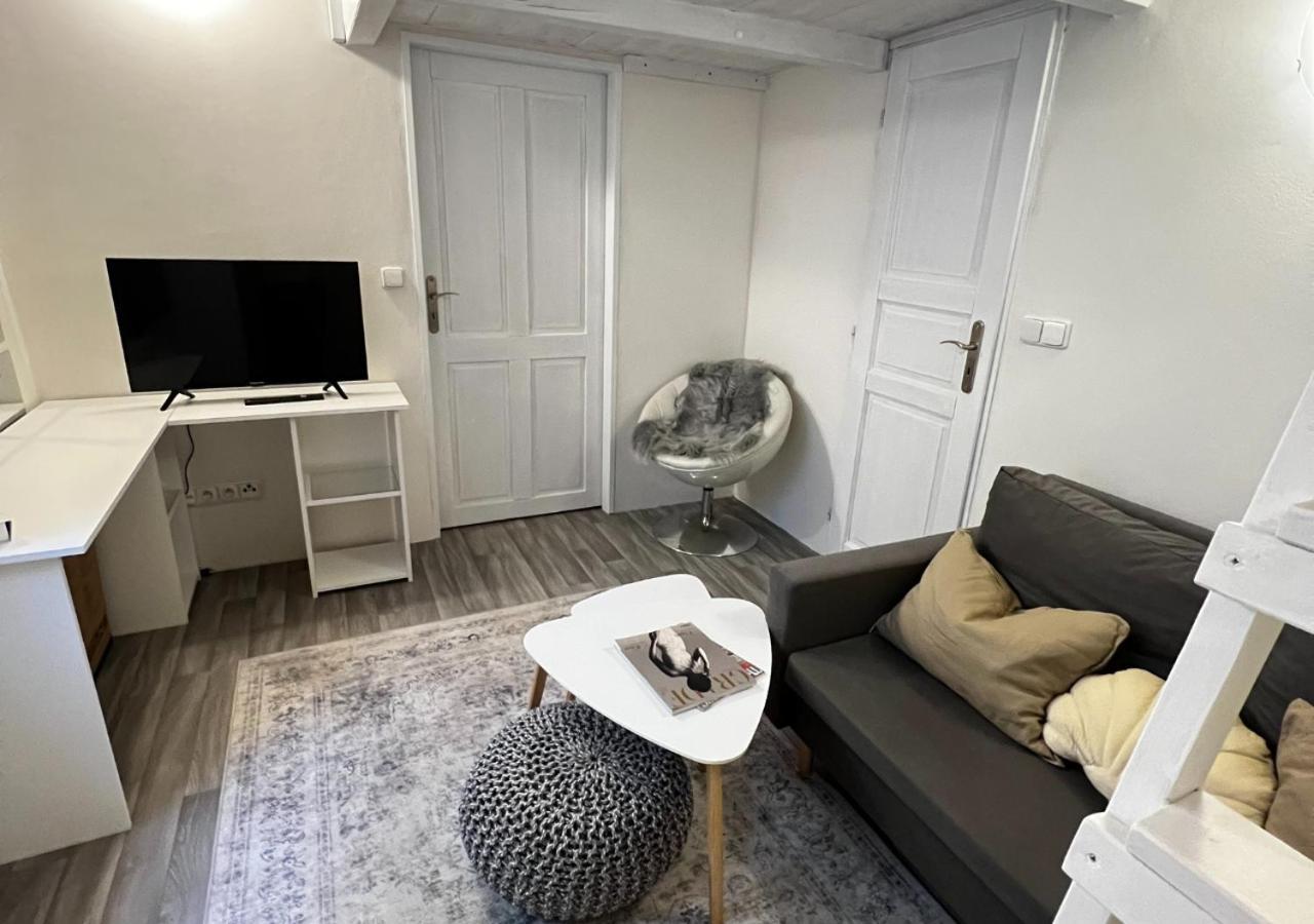 Cozy Oasis - Central & Quiet Appartamento Praga
